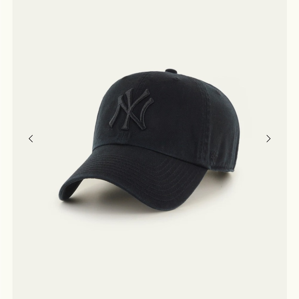 47’ NY Baseball Cap in Black